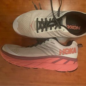 Hoka Clifton 6